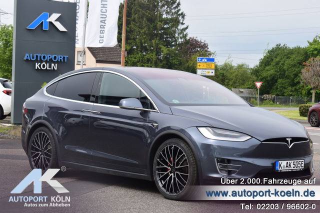 Tesla Model X (Bild 6)