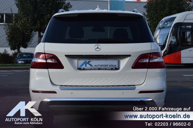 Mercedes-Benz ML 350 (Bild 9)