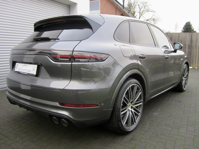 Porsche Cayenne Turbo S E-Hybrid SOLD VERKAUFT! (Bild 4)