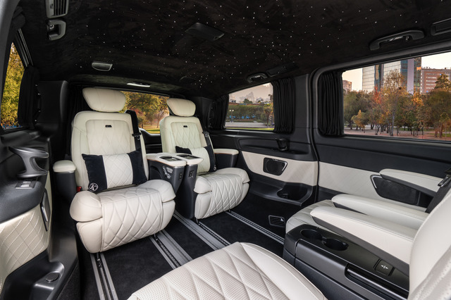 KLASSEN Mercedes-Benz V-Class VIP. V 300 - 4MATIC VIP Avantgarde Interieur. MVMH_1570